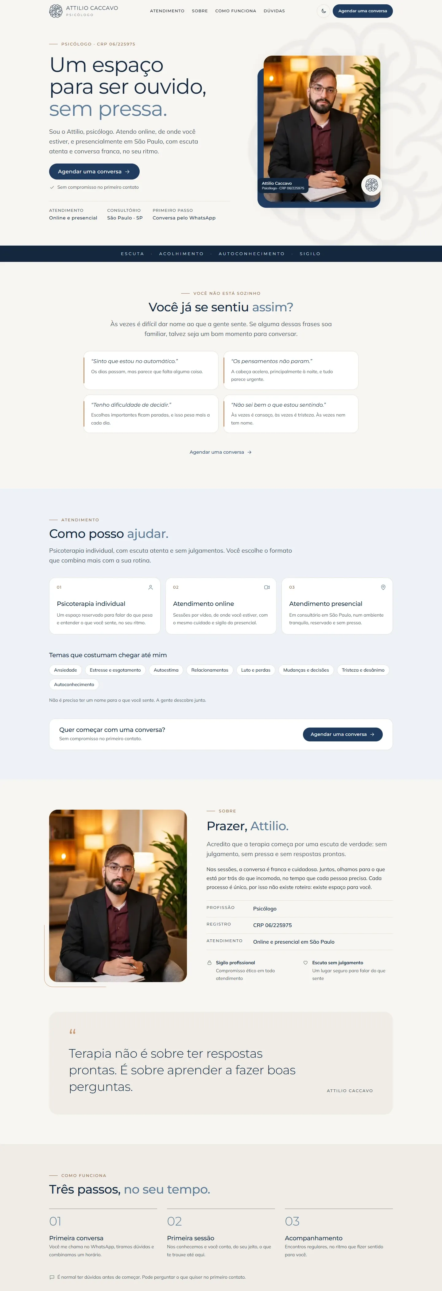 Página inicial completa do site de Attilio Caccavo, no desktop